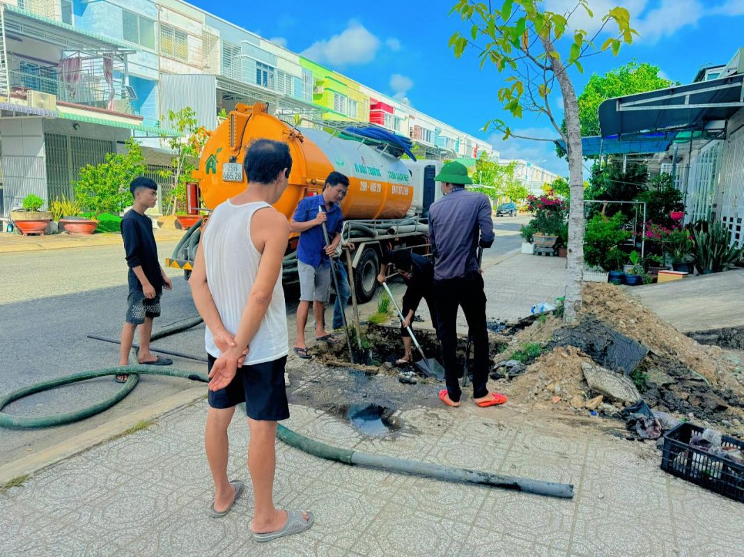Vệ Sinh Môi Trường Anh Thi